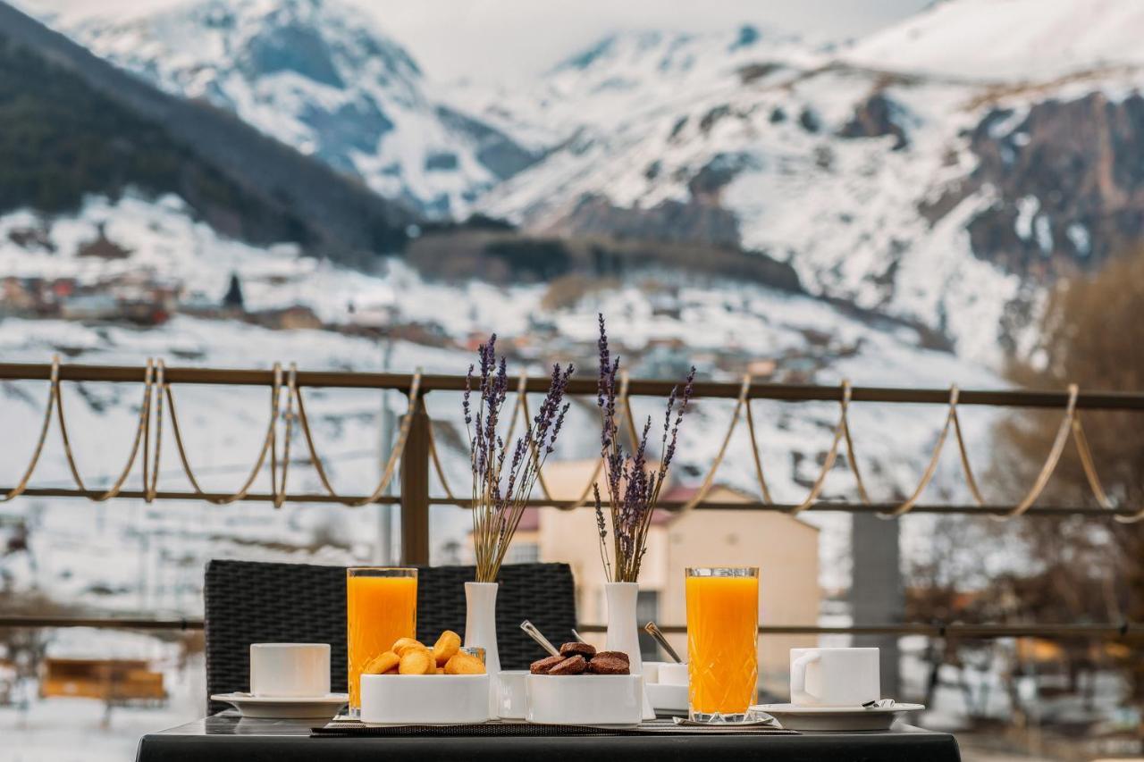 Porta Caucasia Kazbegi Kültér fotó